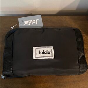 Foldie Lightweight TSA Approved Bag NWT in Black